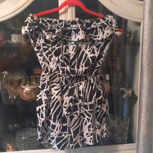 Black and white jumper